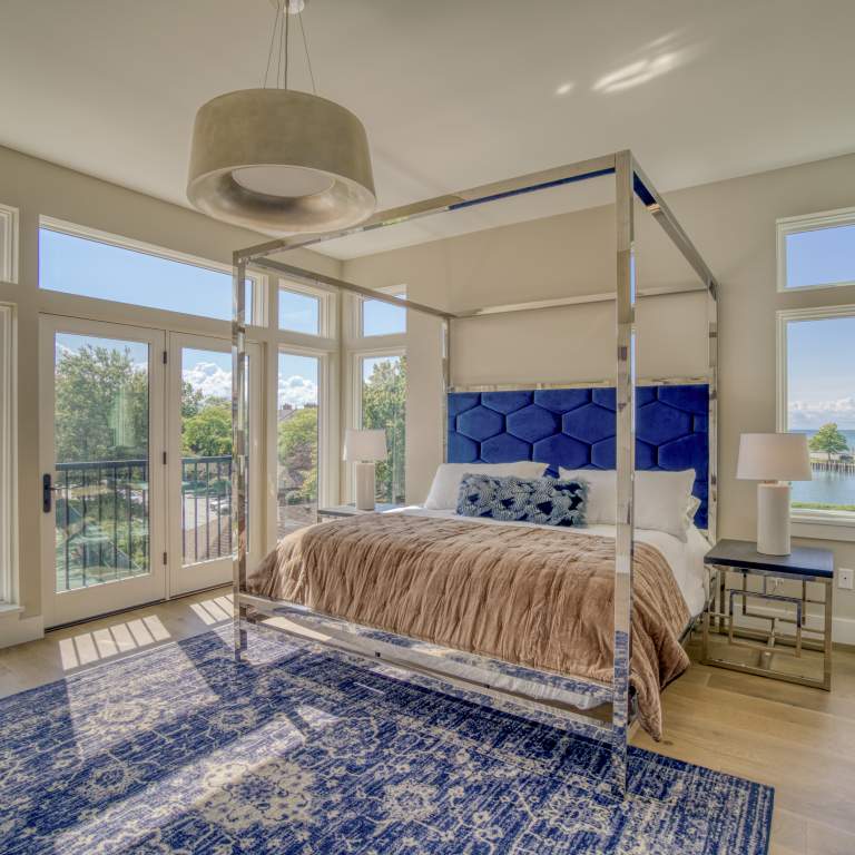 Waterfront Living. Downtown Views.